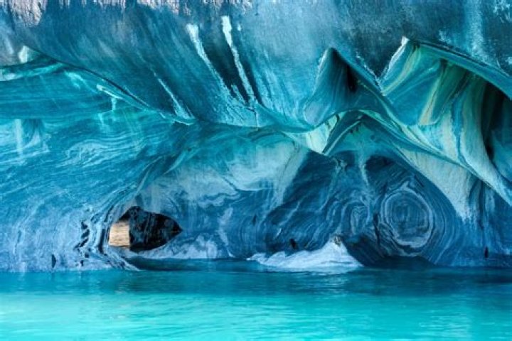 21 Stunning Photos Of The World's Most Beautiful Caves