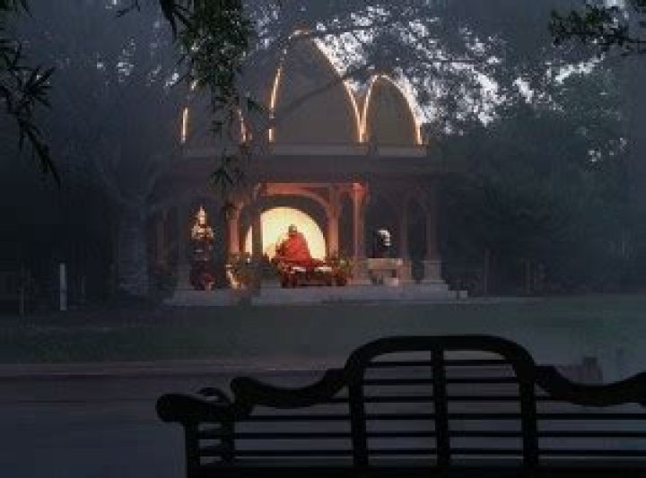 5 Utterly Insane Cults In America Still Active Today