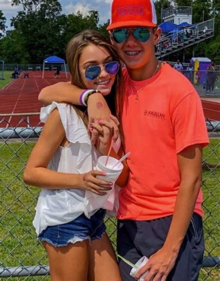 Age, Height, Boyfriend, Family, Birthday & BIO