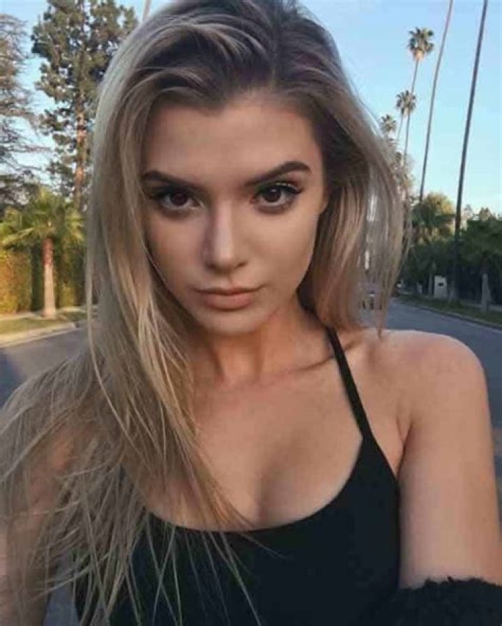 Alissa Violet Net worth 2018, Height, Age in Wiki-Bio. Her Dating Life And Boyfriend. 2022