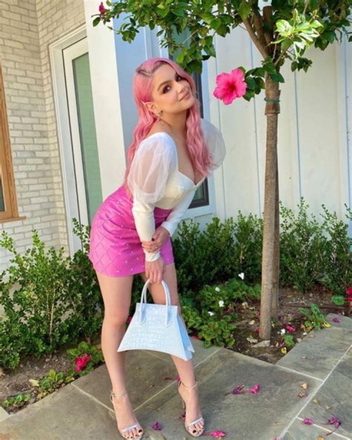 Ariel Winter Looks Like a ‘Cotton Candy’ Dream While Rocking Pink Hair and Full Glam