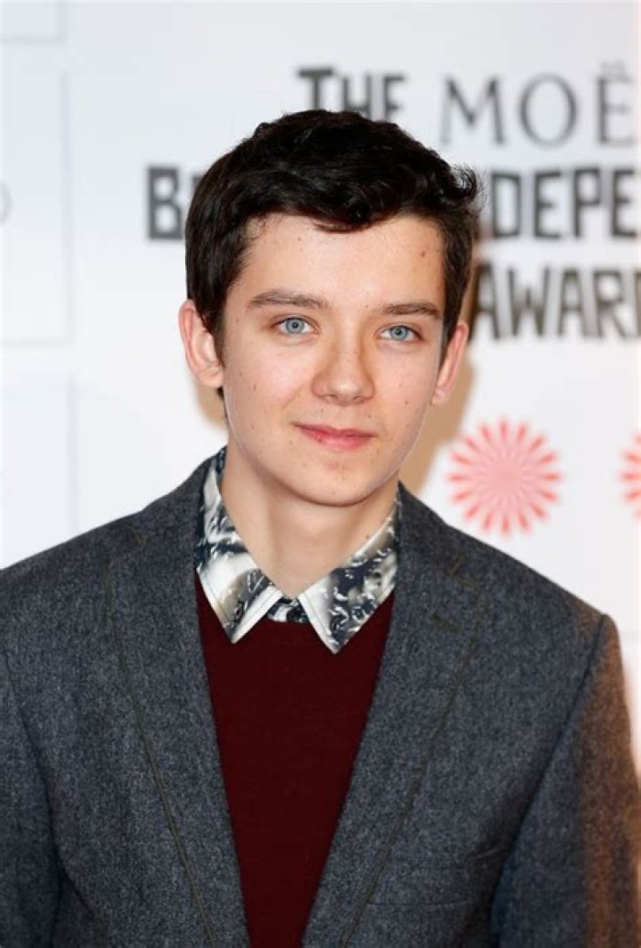 Asa Butterfield – Celebsgraphy