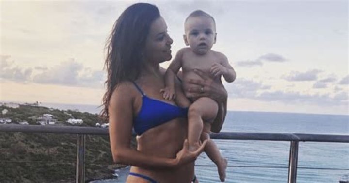 #BabeAlert: Eva Longoria Shows Off Insanely Chiseled Post-Baby Body in New Bikini Photo