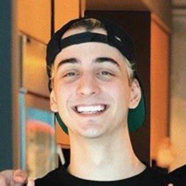 Cloakzy (Faze Cloak) Age - Bio, Wiki, Height, Net Worth, Relationship (2023)