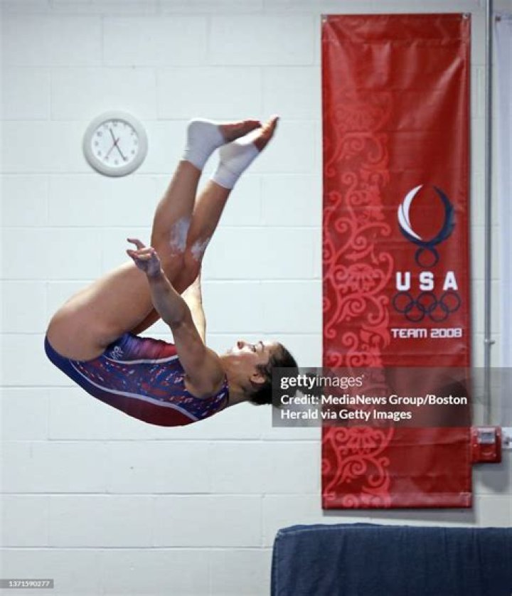 Colton Underwood Was ‘Numb for Days’ After Split From Olympic Gymnast Aly Raisman: ‘I Sat and Cried’