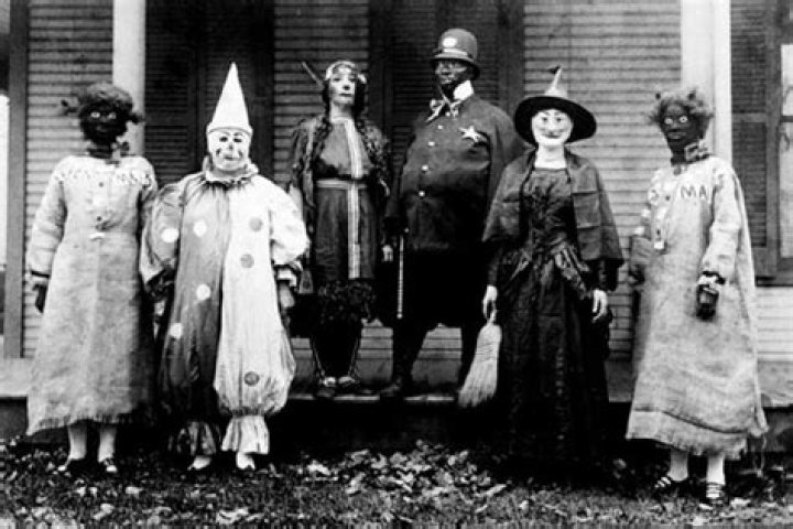 Creepy Halloween Costumes From The Early 20th Century