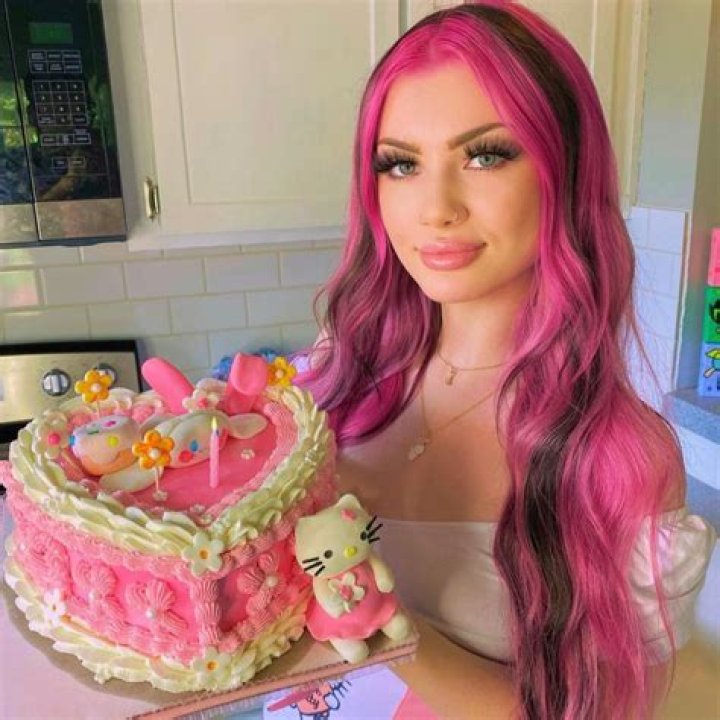 Emily Susanah Age | Wiki, Net worth, Bio, Height, Husband