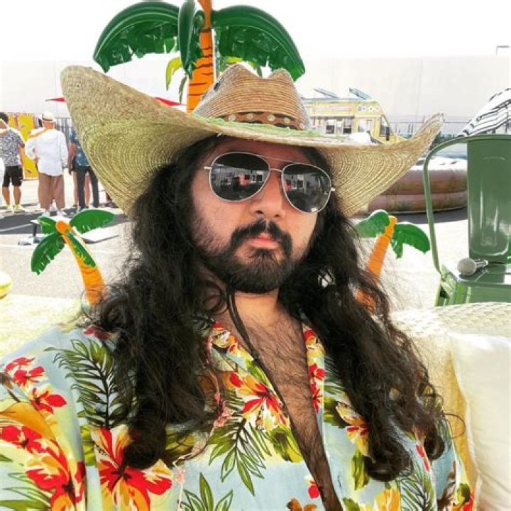 EsfandTV Age | Wiki, Net worth, Bio, Height, Girlfriend ?