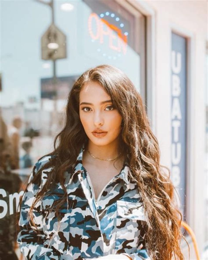 Faouzia Biography | Age, Wiki, Net worth, Real Name, Height, Boyfriend?|