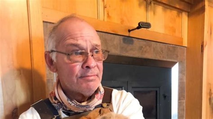 How Old is Fixer to Fabulous Joe Looney? Wife and Everything About Him.