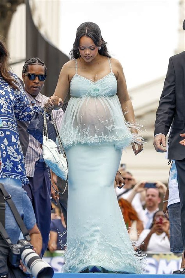 How old was Beth when she got pregnant on Yellowstone?