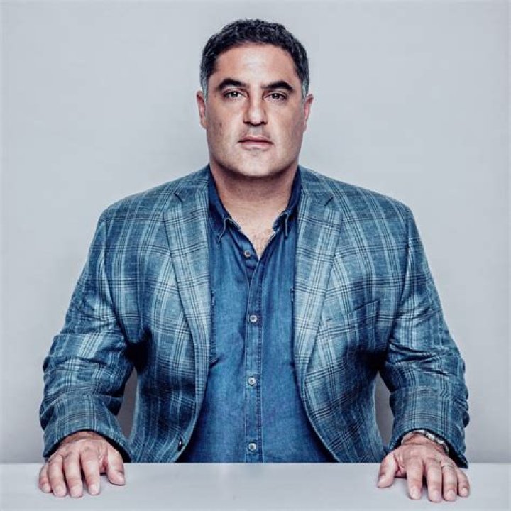 How tall is Cenk Uygur