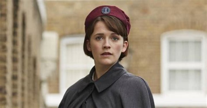 How tall is Charlotte Ritchie