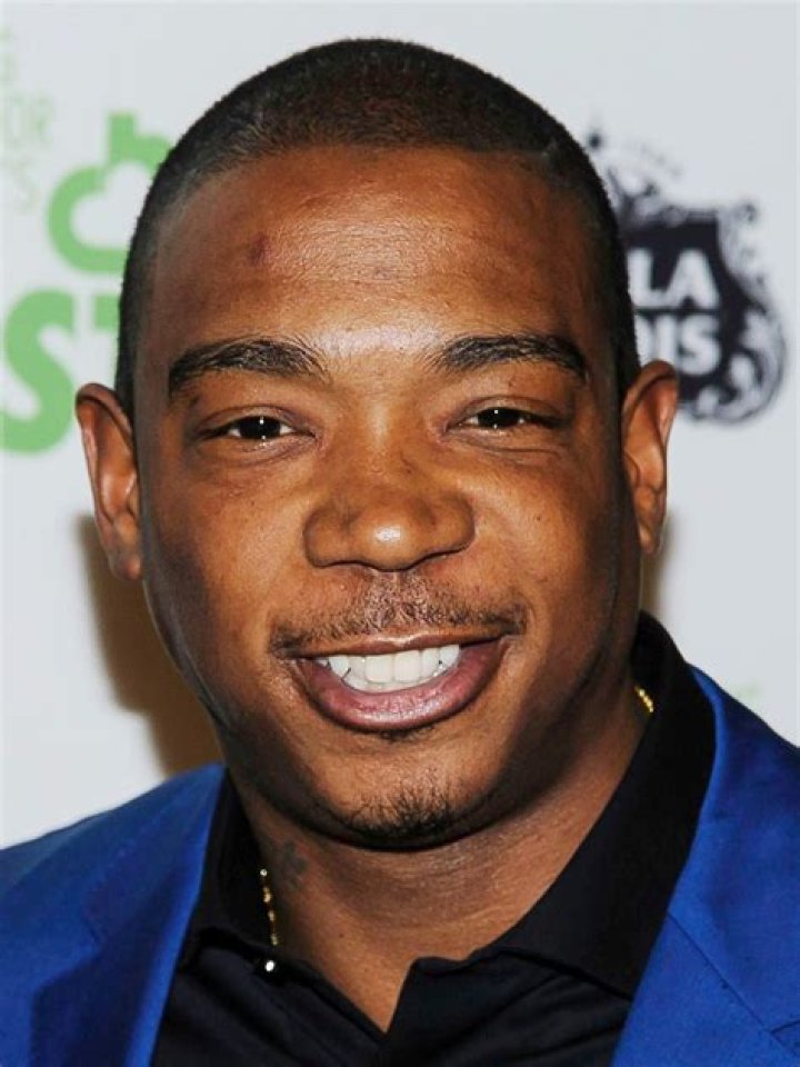 How tall is Ja Rule