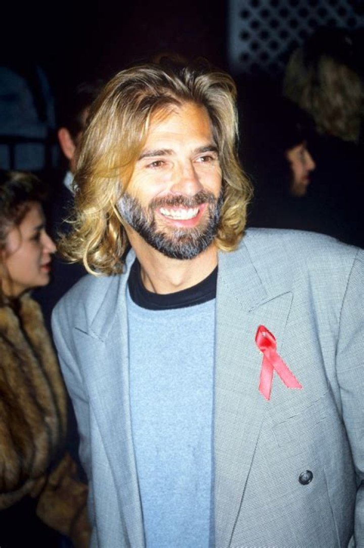 How tall is Kenny Loggins