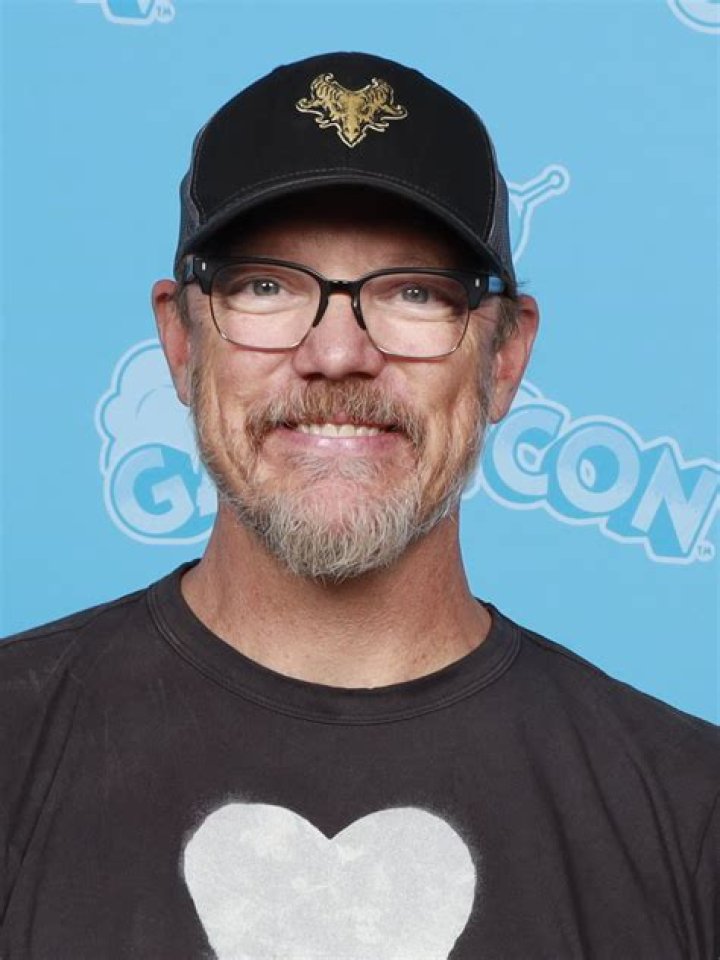 How tall is Matthew Lillard