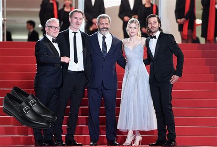 How tall is Mel Gibson