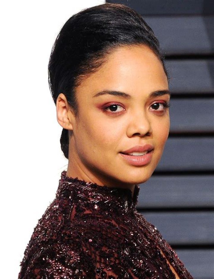 How tall is Tessa Thompson