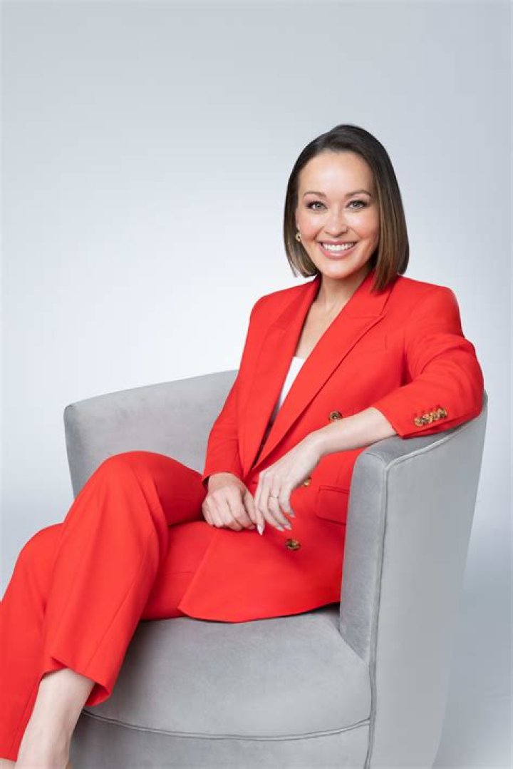 Is Eva Pilgrim married?