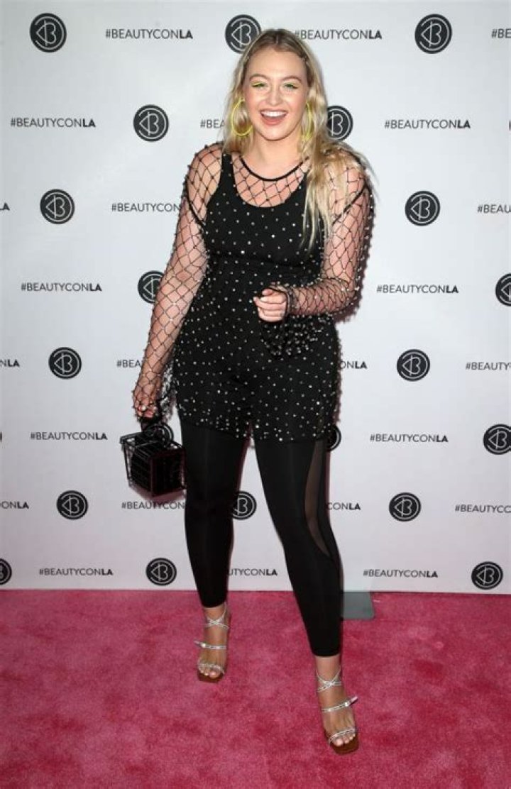 Iskra Lawrence Slams ‘Toxic Diet Culture’ and ‘Unrealistic Beauty Ideals’ on Instagram: ‘Education Comes From Balance’