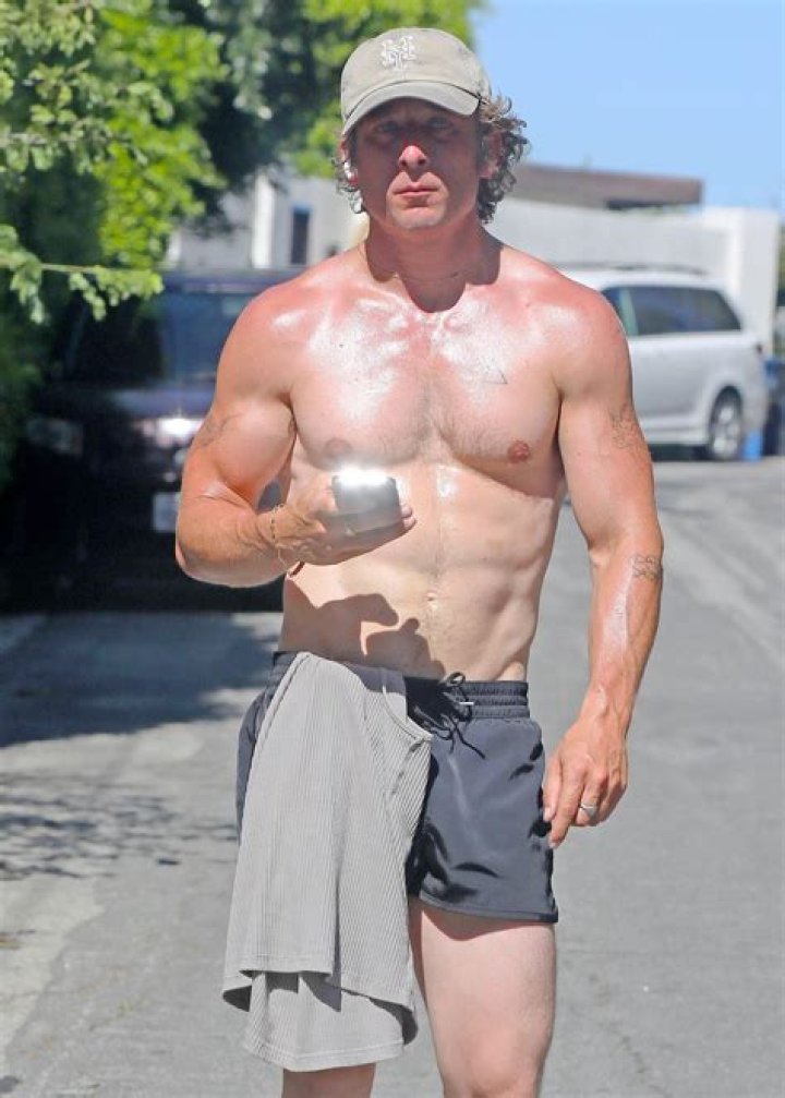 Jeremy Zucker Net Worth, Age, Height, Wife