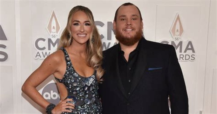 Jessi Combs Net Worth: Is she married to a husband? or dating boyfriend? 2022