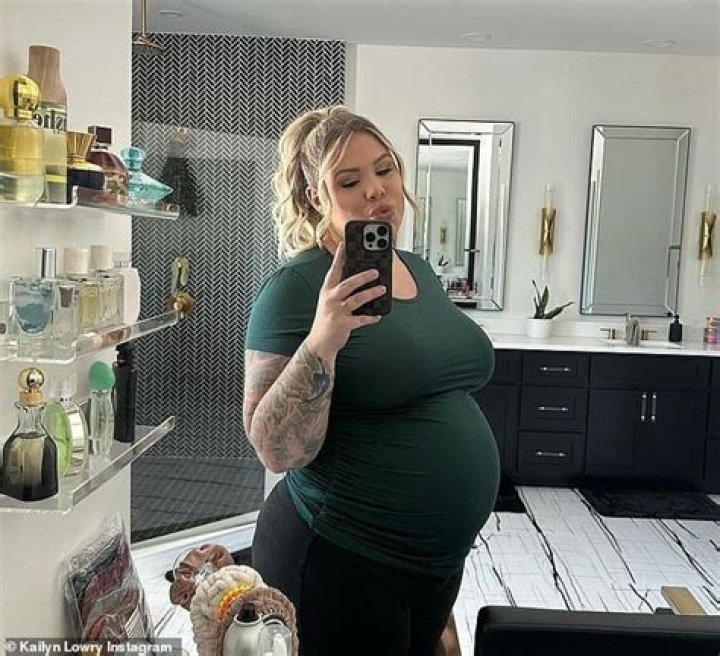 Kailyn Lowry Shares Belly-Baring Selfies and Says Her Weight ‘Fluctuates More Than Anyone I Know’