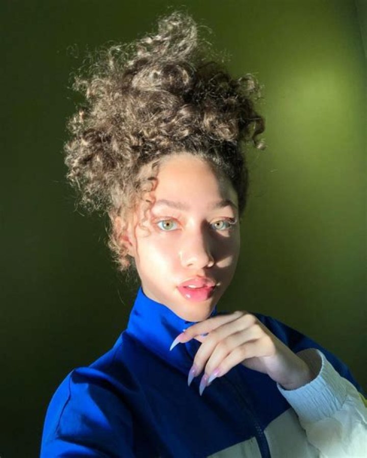 Kayla Bylon Biography | Age, Wiki, Net worth, Bio, Height, Boyfriend?|