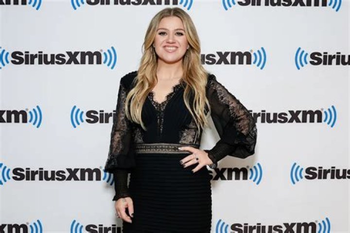 Kelly Clarkson Debuts an Emotional New Song After Her Divorce From Brandon Blackstock