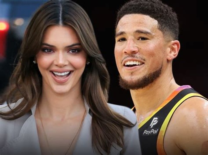 Kendall Jenner and Boyfriend Devin Booker Share Their 1st Public Kiss at NBA Game