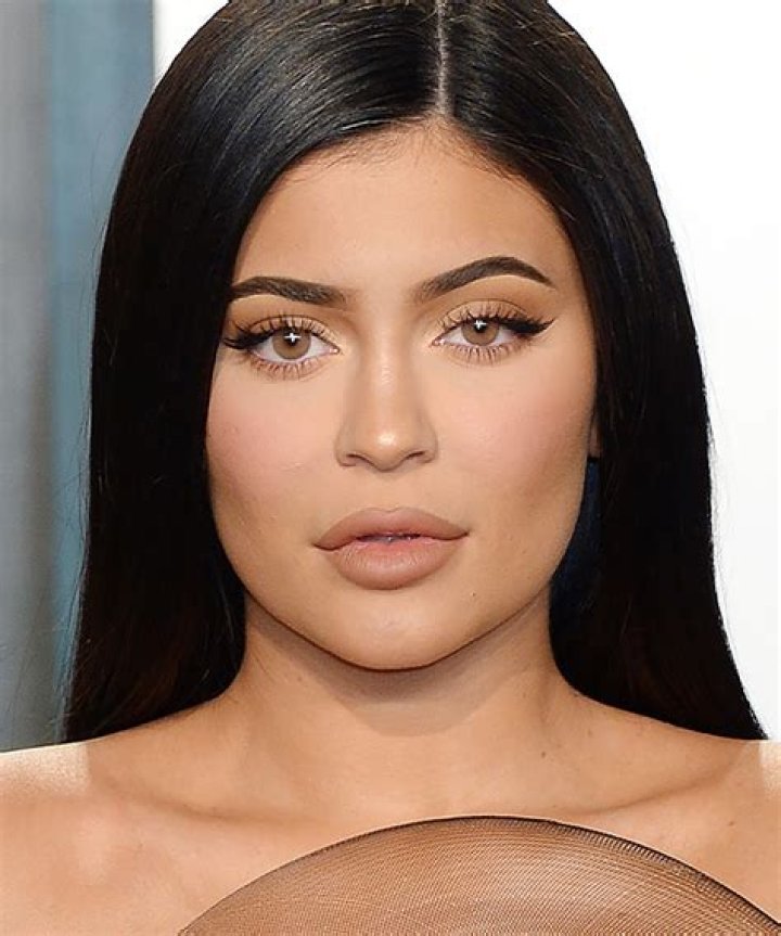 Kylie Jenner Wears Colored Contacts Because Brown Eyes Are SO Last Year…