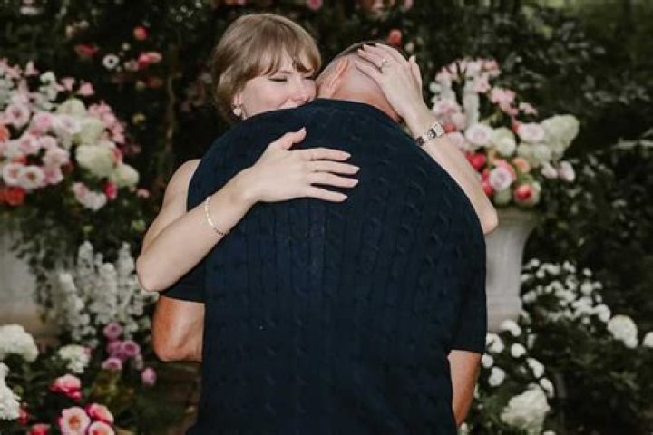 Kylie Kelce Shares Precious Video of Daughters With Taylor Swift’s ‘Never Grow Up’ Song in Background