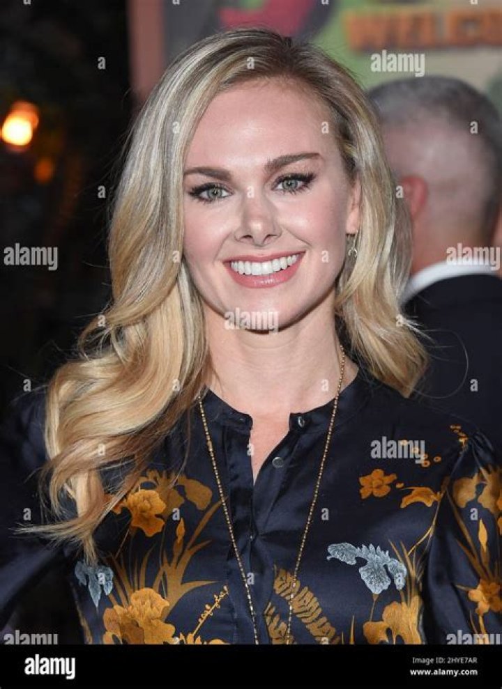 Laura Bell Bundy - CelebNetWorth