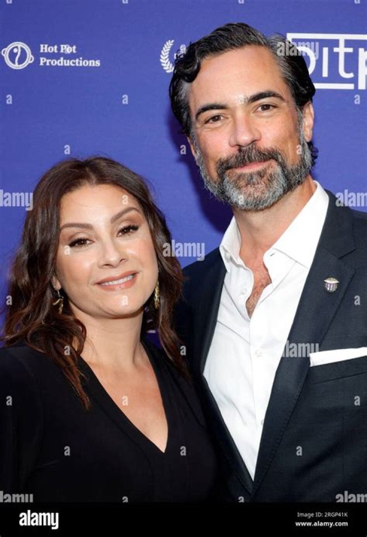 Lily Pino – Celebsgraphy