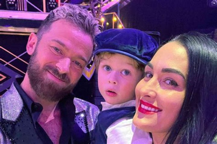 Lonely Nikki Bella Sweetly Asks Fiance Artem Chigvintsev to ‘Run Away’ With Her and Son Matteo Amid ‘DWTS’