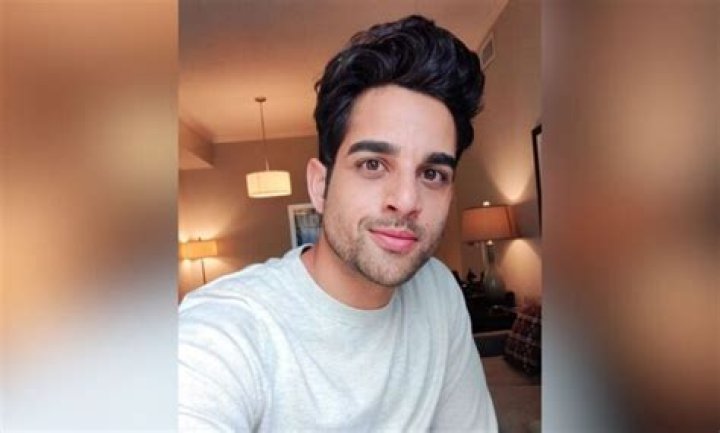 Paras Patel Wikipedia, Biography, Age, Net Worth, Wife, Parents, Religion, Height