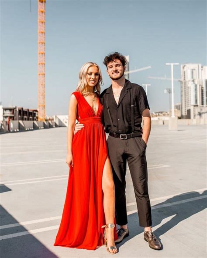 Riley Hubatka Bio | Age, Wiki, Net worth, Height, Boyfriend|