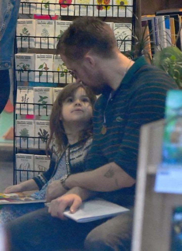 Ryan Gosling and Daughter Esmeralda Make Rare Public Appearance While Book Shopping