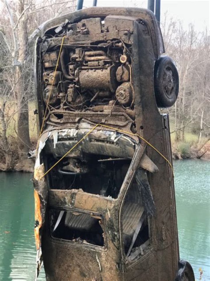 Scuba-Diving YouTuber Solves 21-Year-Old Tennessee Cold Case