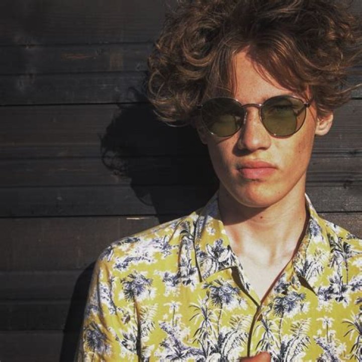 Sidney Dunk Biography | Age, Wiki, Net worth, Bio, Height, Girlfriend?|