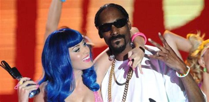 Snoop Dogg Scores His First Diamond Single, "California Gurls"