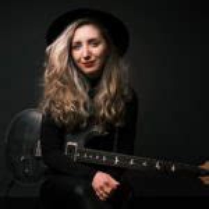 Sophie Burrell Age | Wiki, Net worth, Bio, Height, Boyfriend?