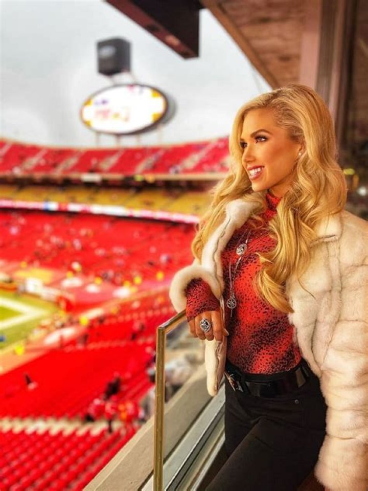 Sydney Williams Net Worth, Age, Height, Wife