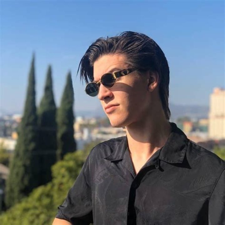 Taav Cooperman (Instagram Star) - Age, Birthday, Bio, Facts, Family, Net Worth, Height & More