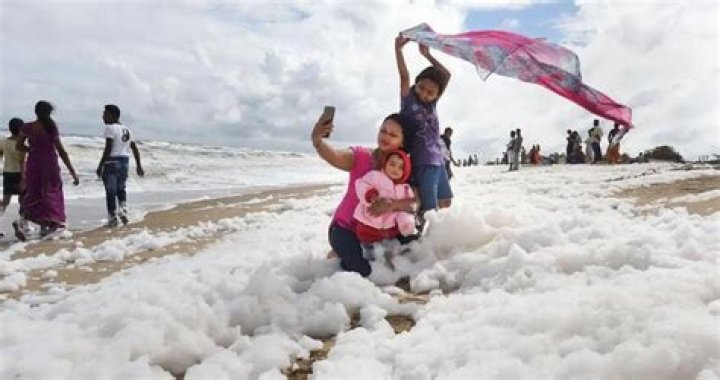Toxic Foam Covers Marina Beach In India, But People Are Still Playing In It
