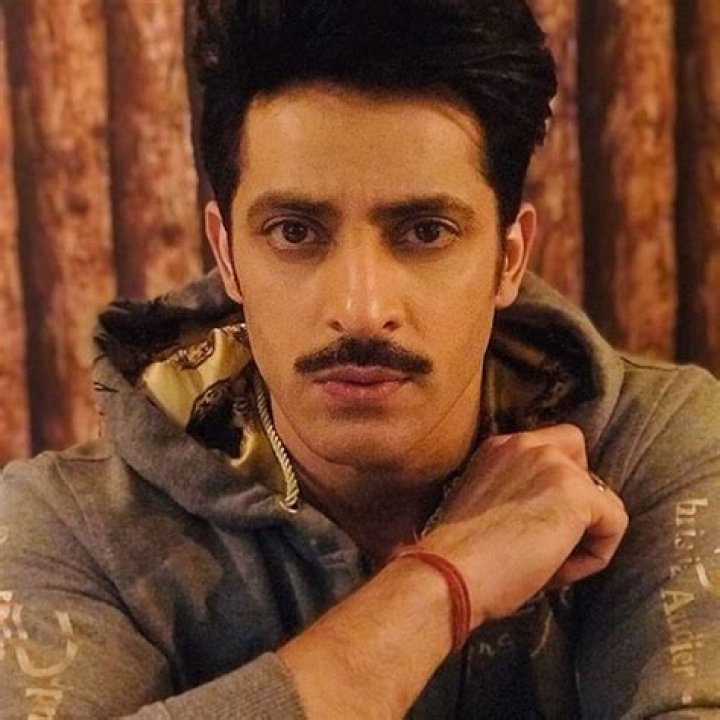 Vikas Manaktala Wiki, Biography, Age, Height, Family, Wife & Salary