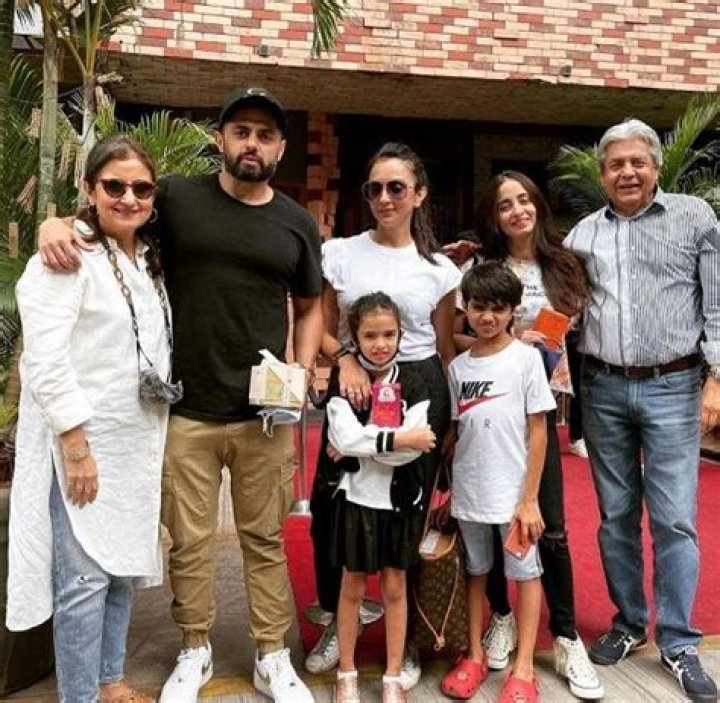 Who is Bunty Sajdeh? Wiki, Age, Wife, Parents, Sister, Net Worth, Education, Biography & News