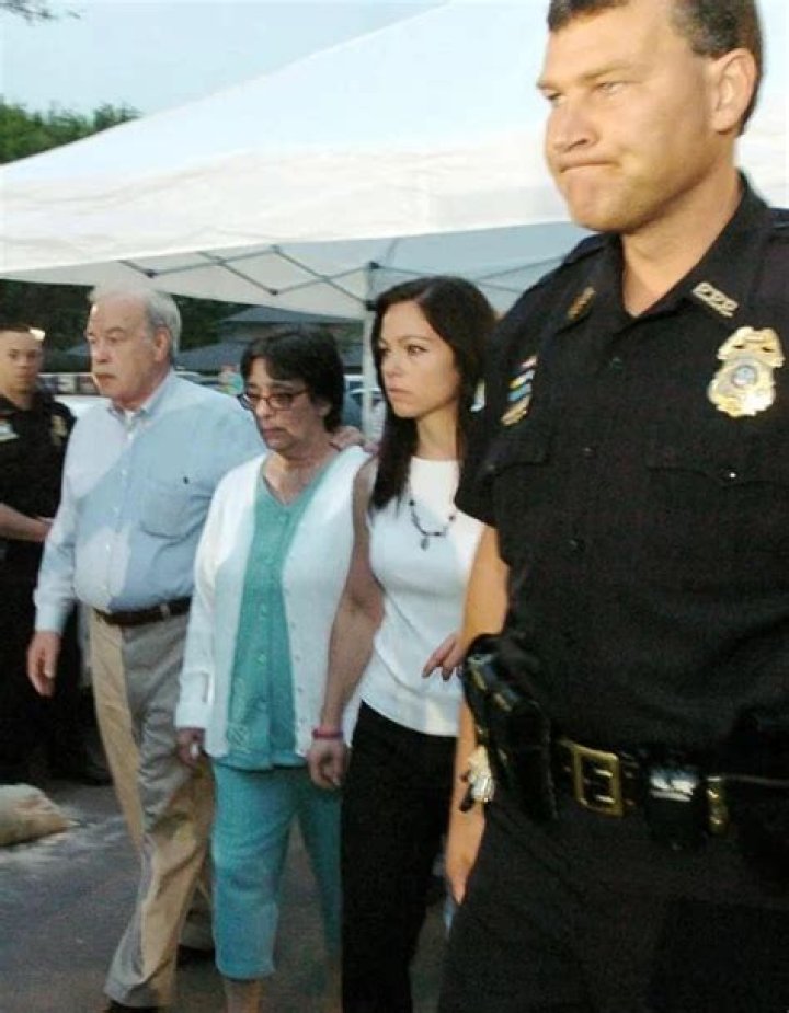 Who Was Terri Schiavo? Wiki, Biography, Cause of Death, Parents, Husband, Grave, Full Case and more