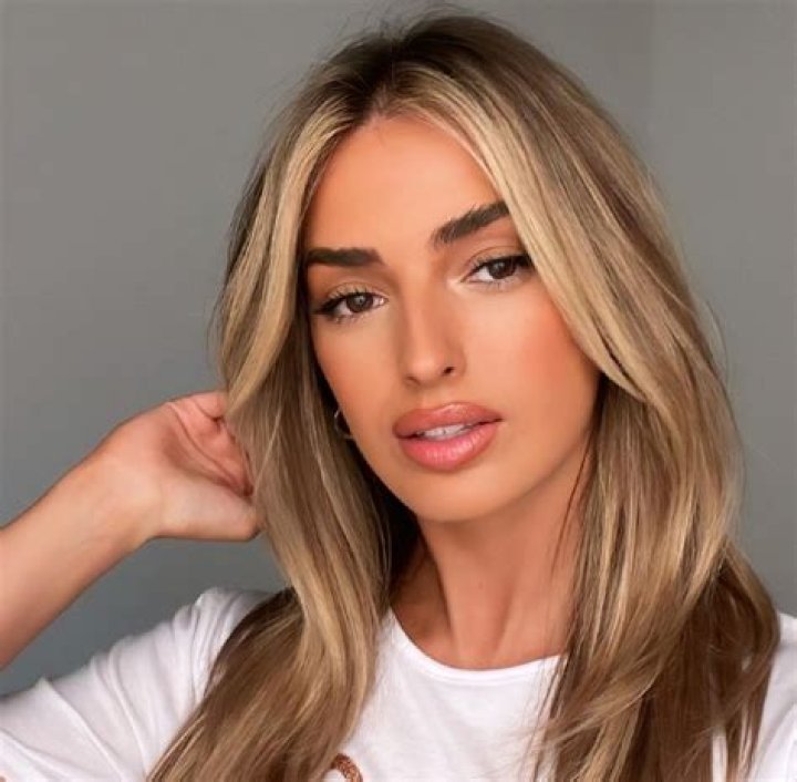 Wiki, Biography, Age, Height, Parents, Sister, Boyfriend, Net Worth & More